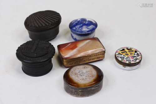 A 19th century Cornish serpentine snuffbox, having a hinged ...