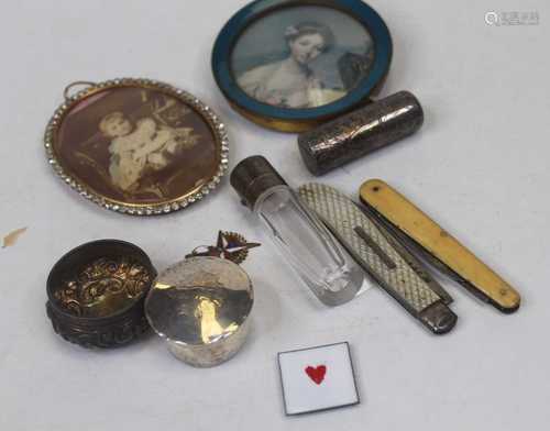 A small collection of miscellaneous items, to include a Vict...