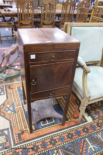 A George III mahogany enclosed washstand, width 36cm depth 4...