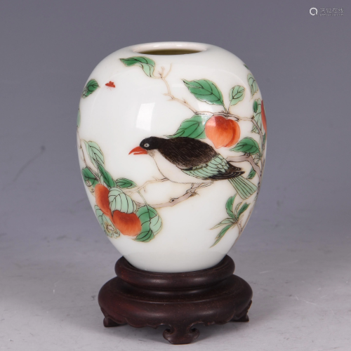 FAMILLE ROSE 'BIRD' PORCELAIN WATER COUPE