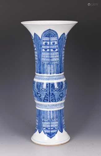 BLUE AND WHITE PORCELAIN BEAKER VASE, GU