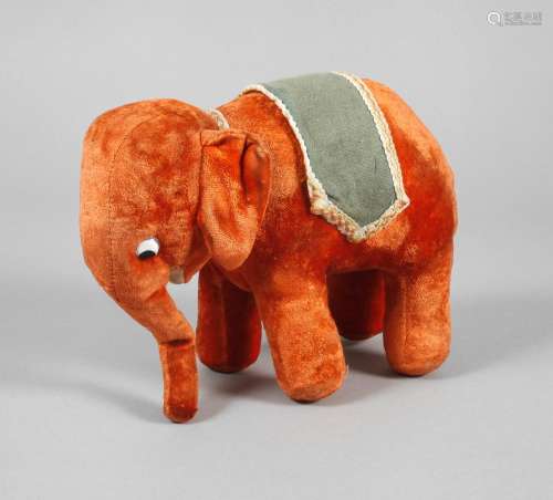 Éléphant avec tapis de selleprobablement Steiff, c. 1950, no...