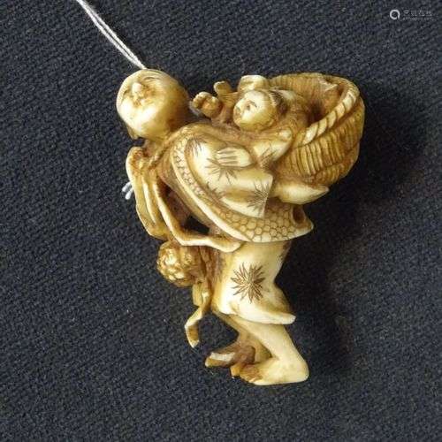 ** JAPON - Période MEIJI (1868-1912) Netsuke en ivoire, homm...