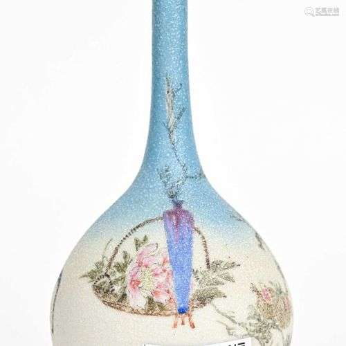 JAPON, Kyoto - Période MEIJI (1868-1912) Vase soliflore en g...