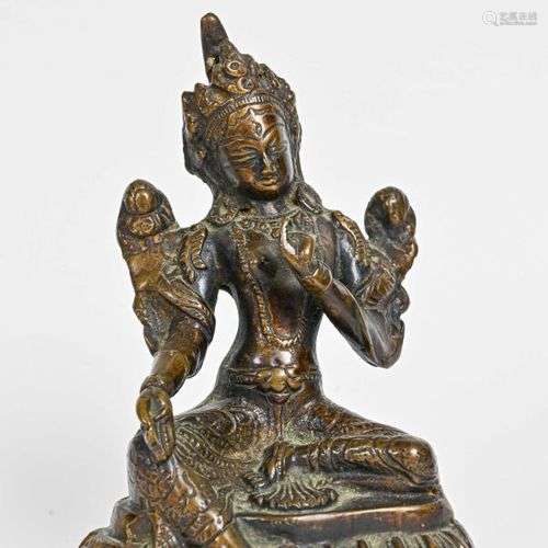 TIBET - XXe siècle Tara en bronze patiné H. 17,5 cm