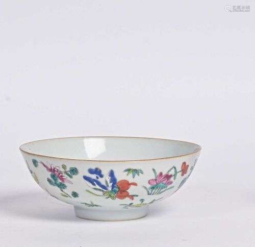 CHINE - Vers 1900 Trois coupelles en porcelaine à décor poly...