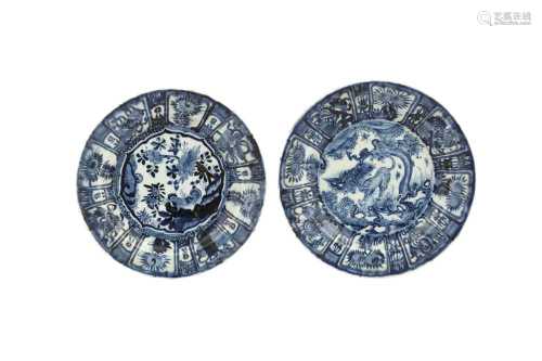 TWO CHINESE BLUE AND WHITE 'KRAAK' DISHES.