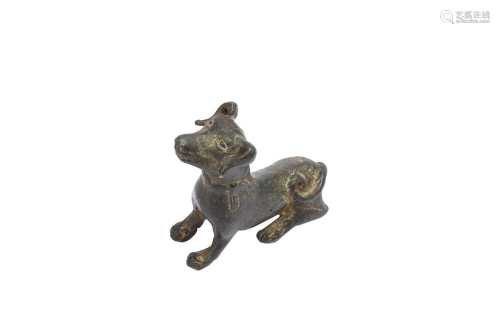 A CHINESE BRONZE 'DOG' PAPERWEIGHT.