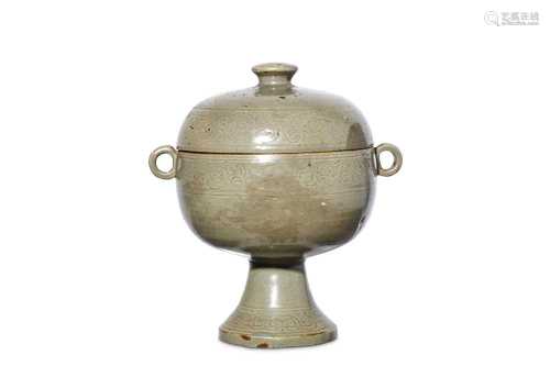 A CHINESE CELADON RITUAL FOOD VESSEL AND COVER, DOU.