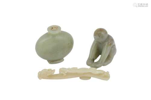 THREE CHINESE PALE CELADON JADE CARVINGS.