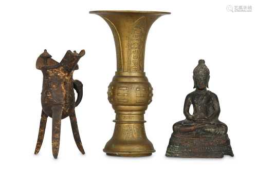 THREE CHINESE BRONZE PIECES.