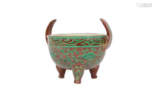 A CHINESE GREEN-GROUND RED-ENAMELLED 'LINGZHI' INCENSE BURNE...