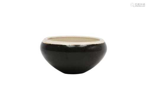 A CHINESE BLACK-GLAZED GONGXIAN BOWL.