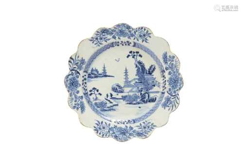 A CHINESE BLUE AND WHITE 'LANDSCAPE' DISH.