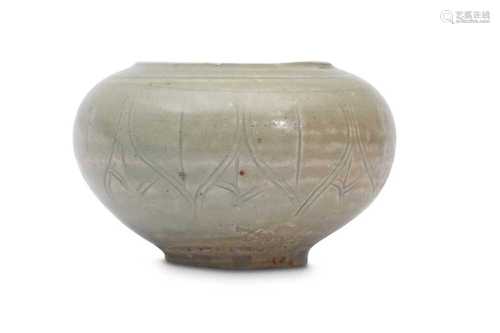 A SMALL CHINESE YAOZHOU 'LOTUS' JAR.