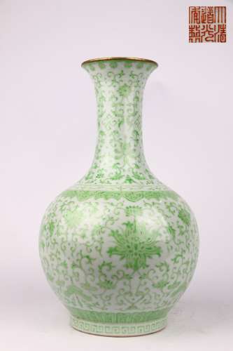 Green-glazed Globular Vase