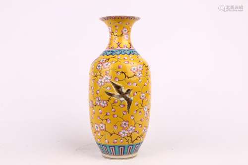 Yellow-glazed Famille Rose Vase