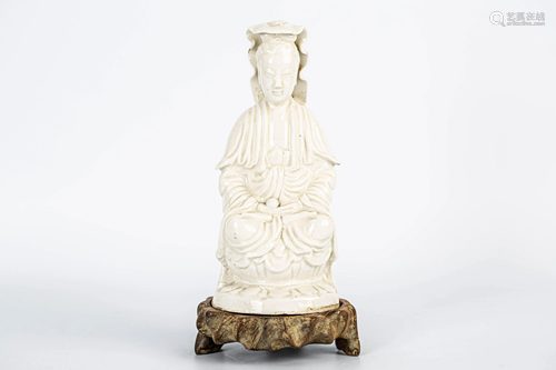 LATE QING DEHUA GUANYIN FIGURE