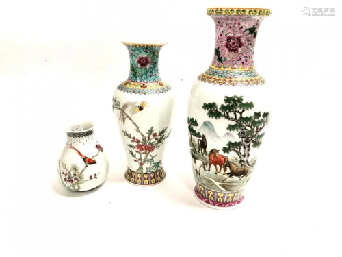 A CHINESE FAMILLE ROSE OVERGLAZE ENAMEL DECORATED V…