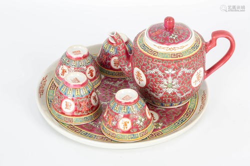 1970S SET OF JINGDEZHEN HAND-PAINTED TEPOTS