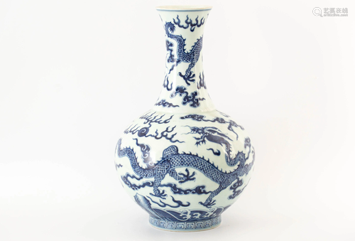 20TH CENTURY DRAGON VASE