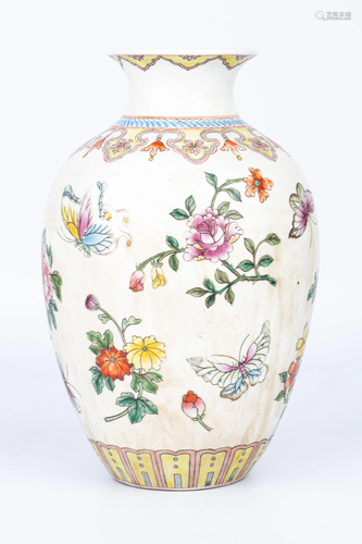 20TH CENTURY 'YONG ZHENG NIAN ZHI' MARK VASE