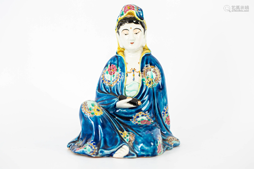 19TH CENTURY BLUE FAMILLE ROSE GUANYIN