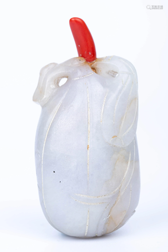 MID-QING JADEITE SNUFF BOTTLE WITH CORAL LID