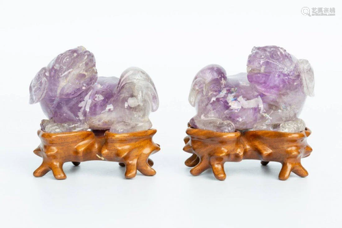 20TH CENTURY PURPLE CRYSTAL LUCKY DOGS