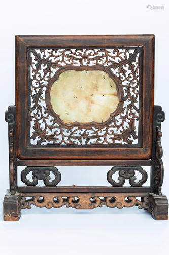 QING DYNASTY MAHOGANY FRAME JADE TABLE SCREEN