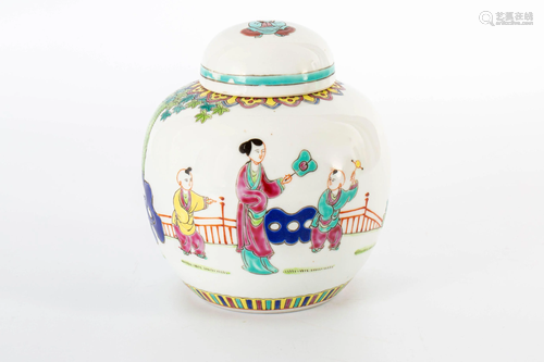 1955-1957 JINGDE FAMILLE ROSE JAR