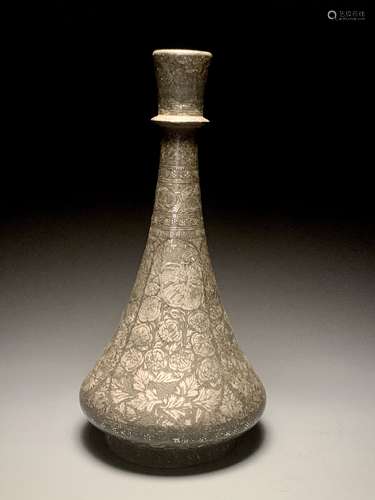 Copper inlaid silver vase with floral pattern