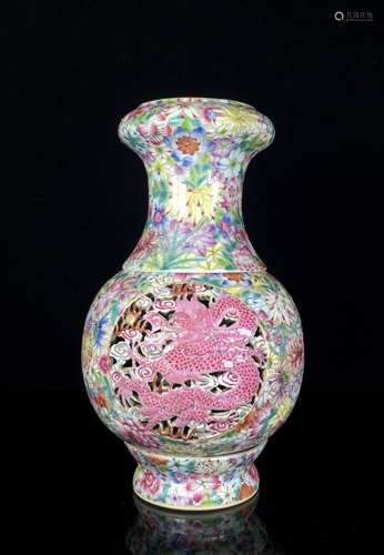 Famille rose hollow dragon-shaped revolving bottle