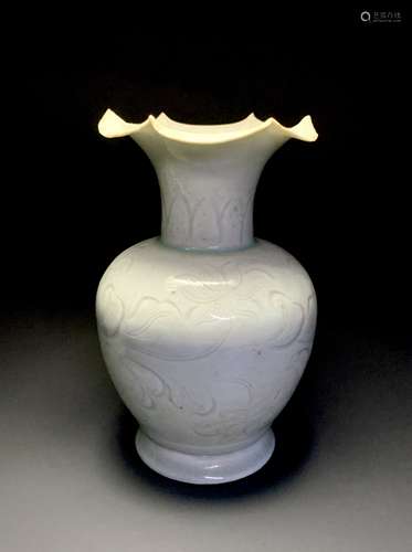 Yingqing carved flower vase