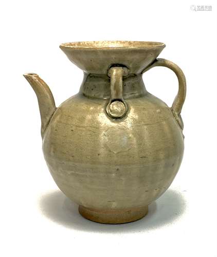 Yue kiln hand-held wine jug