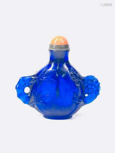 Blue plum and bamboo pattern snuff bottle