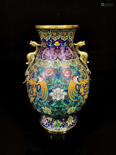 Cloisonne enamel bottle with double wing pattern