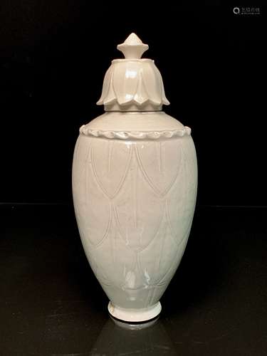 Ding Kiln Carved Bottle with Cap