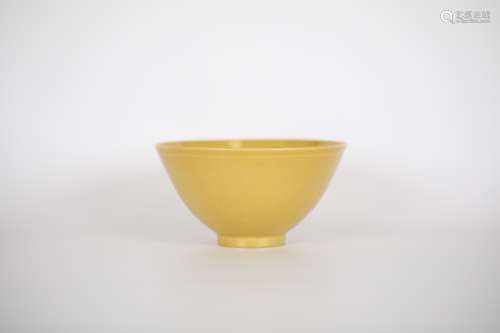 Ming,blue and white yellow glaze bowl