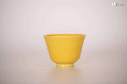 Ming yellow glazed cup