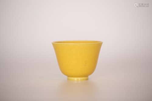 Ming yellow glazed cup