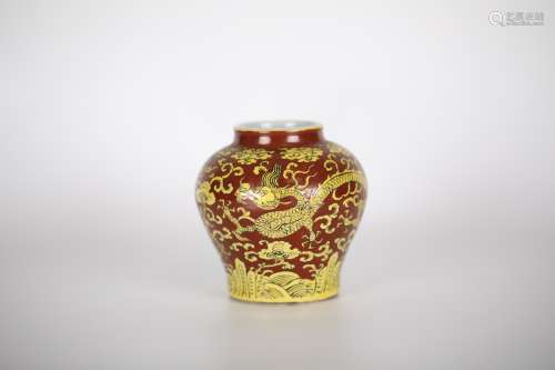 Ming Red color dragon pattern Jar