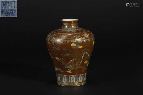 Dragon Plum Vase in Qing Dynasty