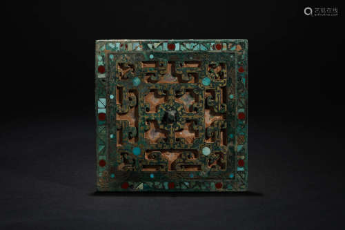 Bronze Mirror Inlaid with Turquoise Stone in Han Dynasty