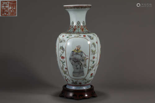 Famille rose character appreciation bottle in Qing dynasty