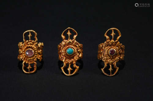 Gold inlaid gemstone ring in Song Dynasty