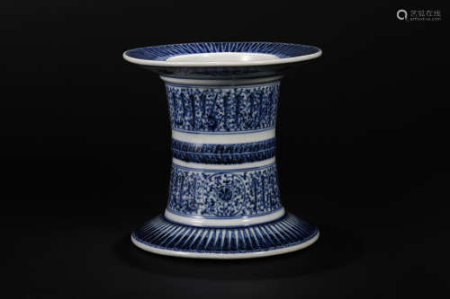 Blue and White Flower Hoop in Qing Dynasty