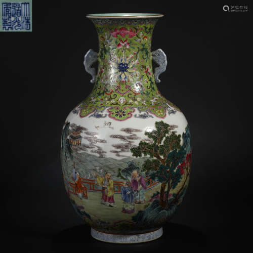 Famille rose character landscape appreciation bottle in Qing...
