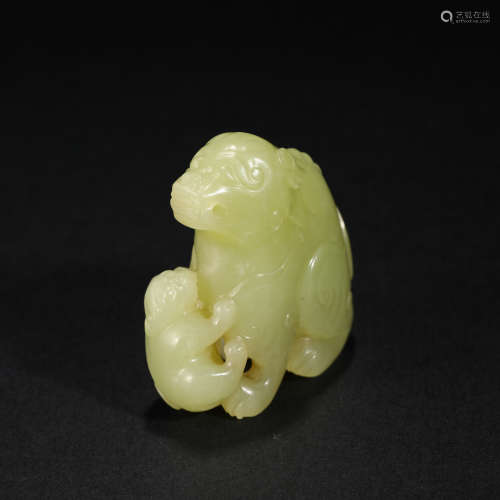 Hetian jade topaz child and mother beast in Qing Dynasty