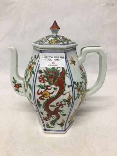 JAPANESE FAMILLE VERTE HAND PAINTED DRAGON TEAPOT ,H 20CM